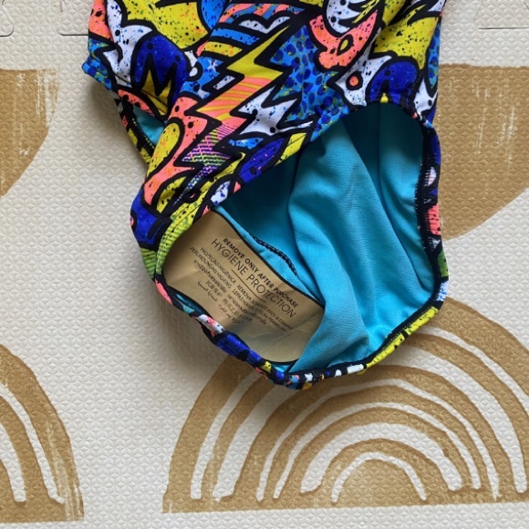 TYR NWT! One piece swimsuit! Size 30 - Picture 4 of 6